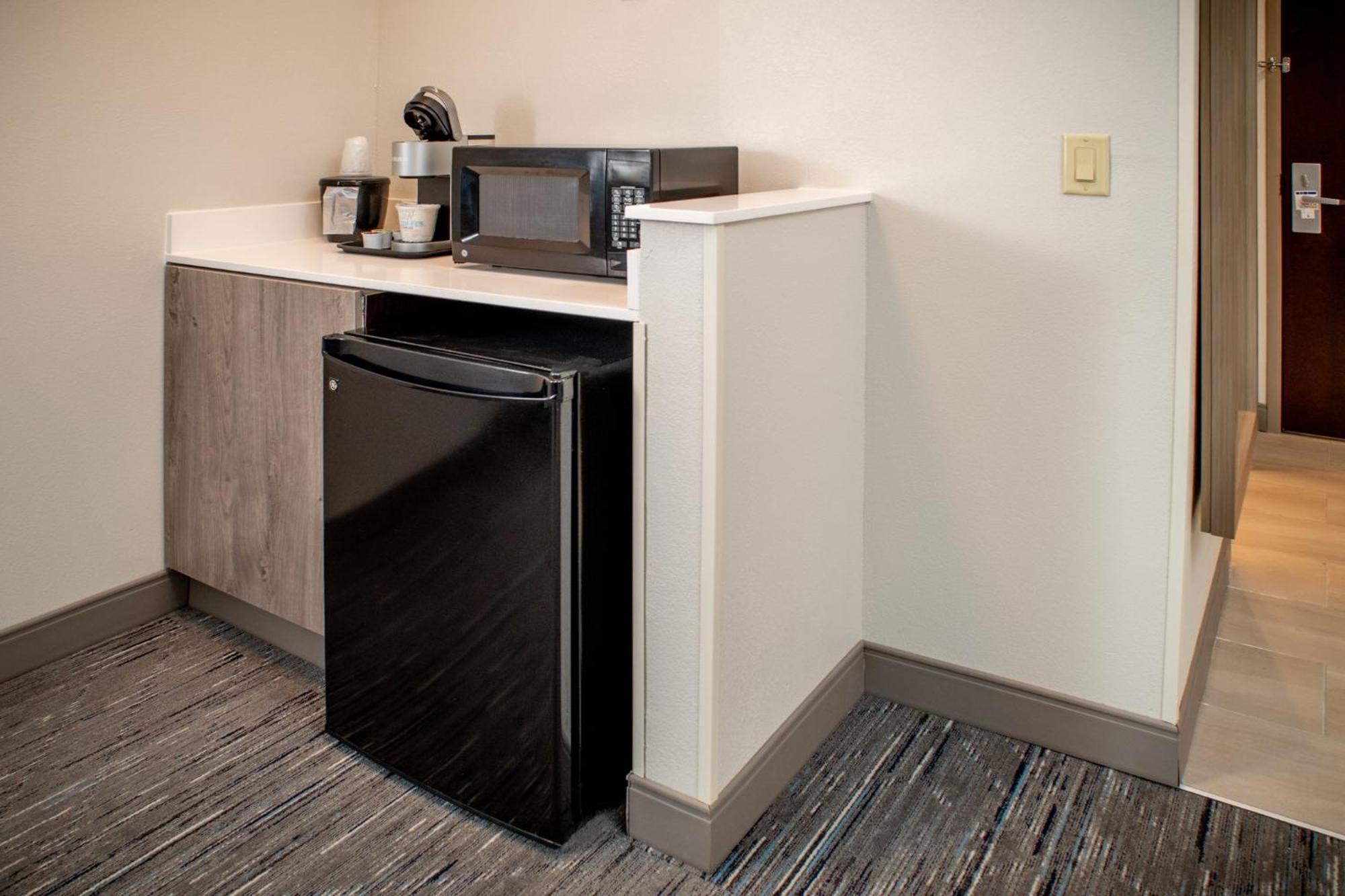 Hotel Express & By Ihg Fairmont