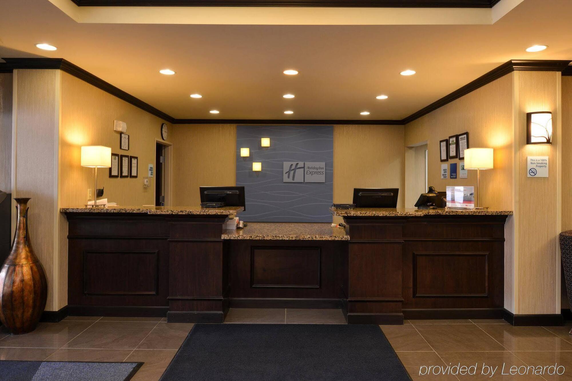 Express & By Ihg Hotel Fairmont